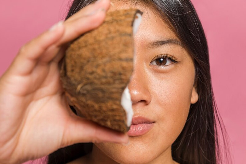 Cách dưỡng da mặt bằng dầu dừa có thật sự an toàn?